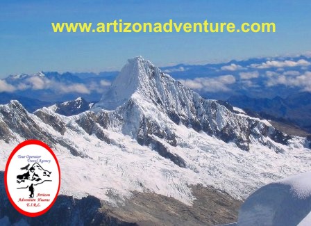 Nevado Alpamayo desde la Cumbre del Artesonraju
